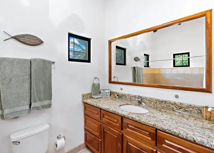 Inviting With Colorful Decor And Private Backyard Oasis With A Swimming Pool & Shaded Terrace Santa Cruz (Guanacaste)