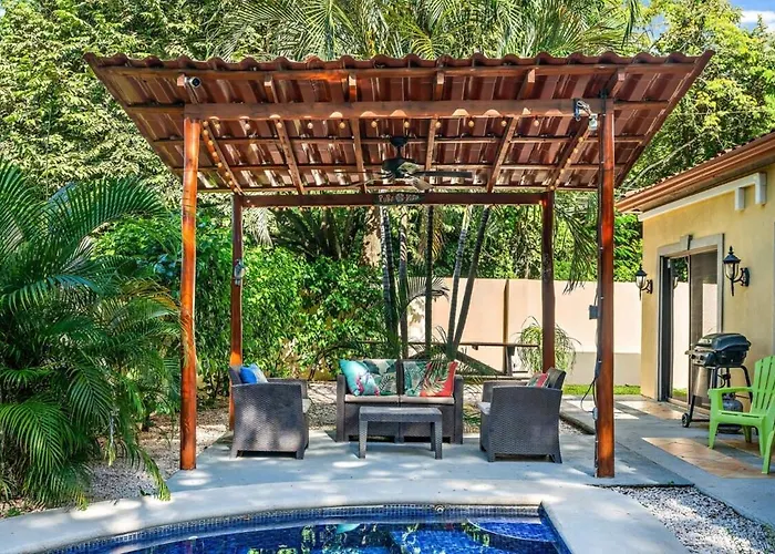 Inviting With Colorful Decor And Private Backyard Oasis With A Swimming Pool & Shaded Terrace *